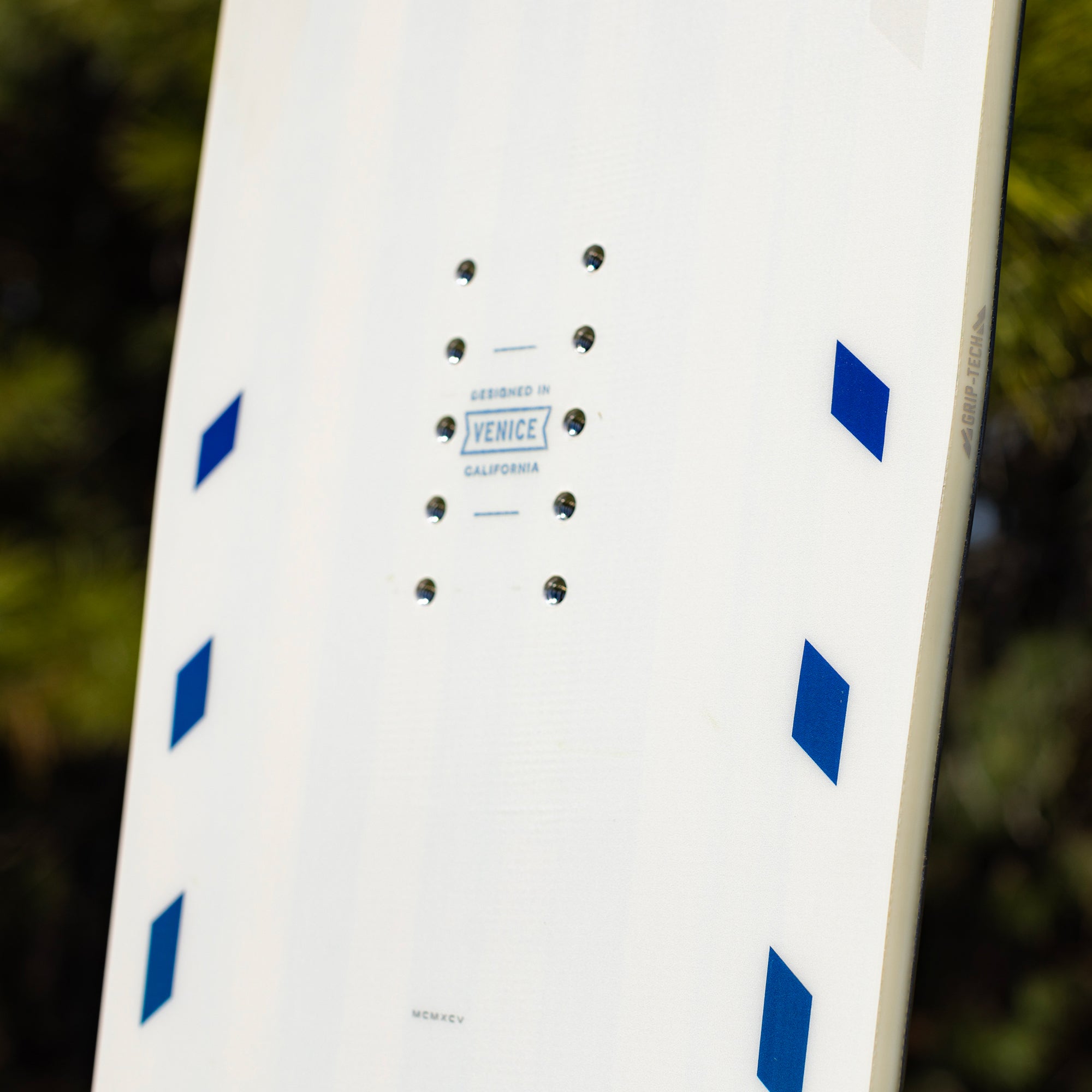 Arbor Women's Mantra Rocker Snowboard 2024