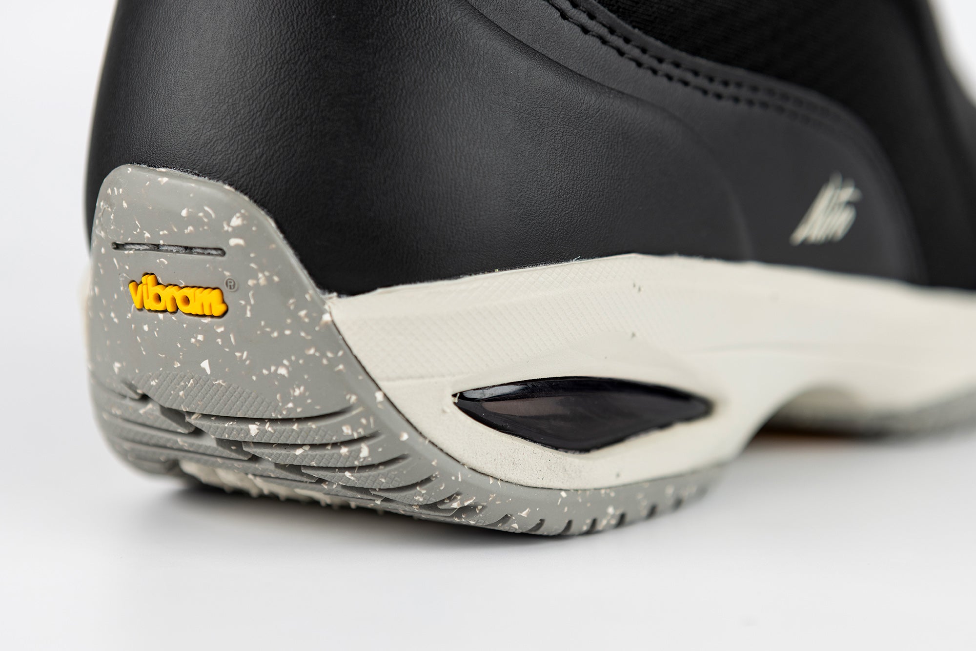 Nitro Women's Faint TLS snowboard boot 2025