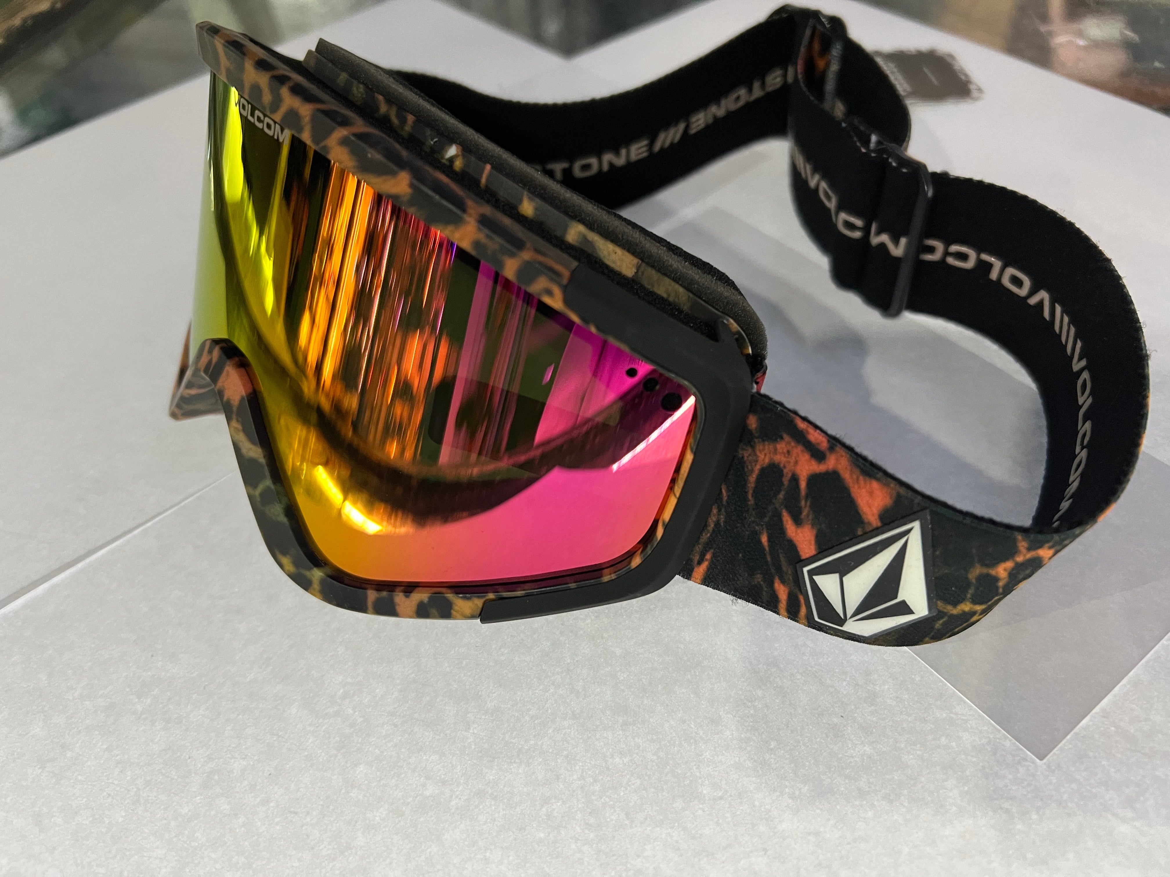 electric volcom goggles Volcom Attunga Snowboard Goggle 2025