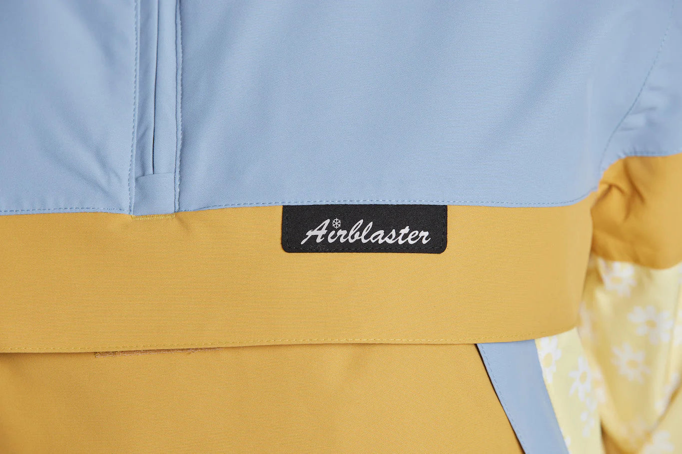 Airblaster Lady Trenchover Snowboard Jacket 2024