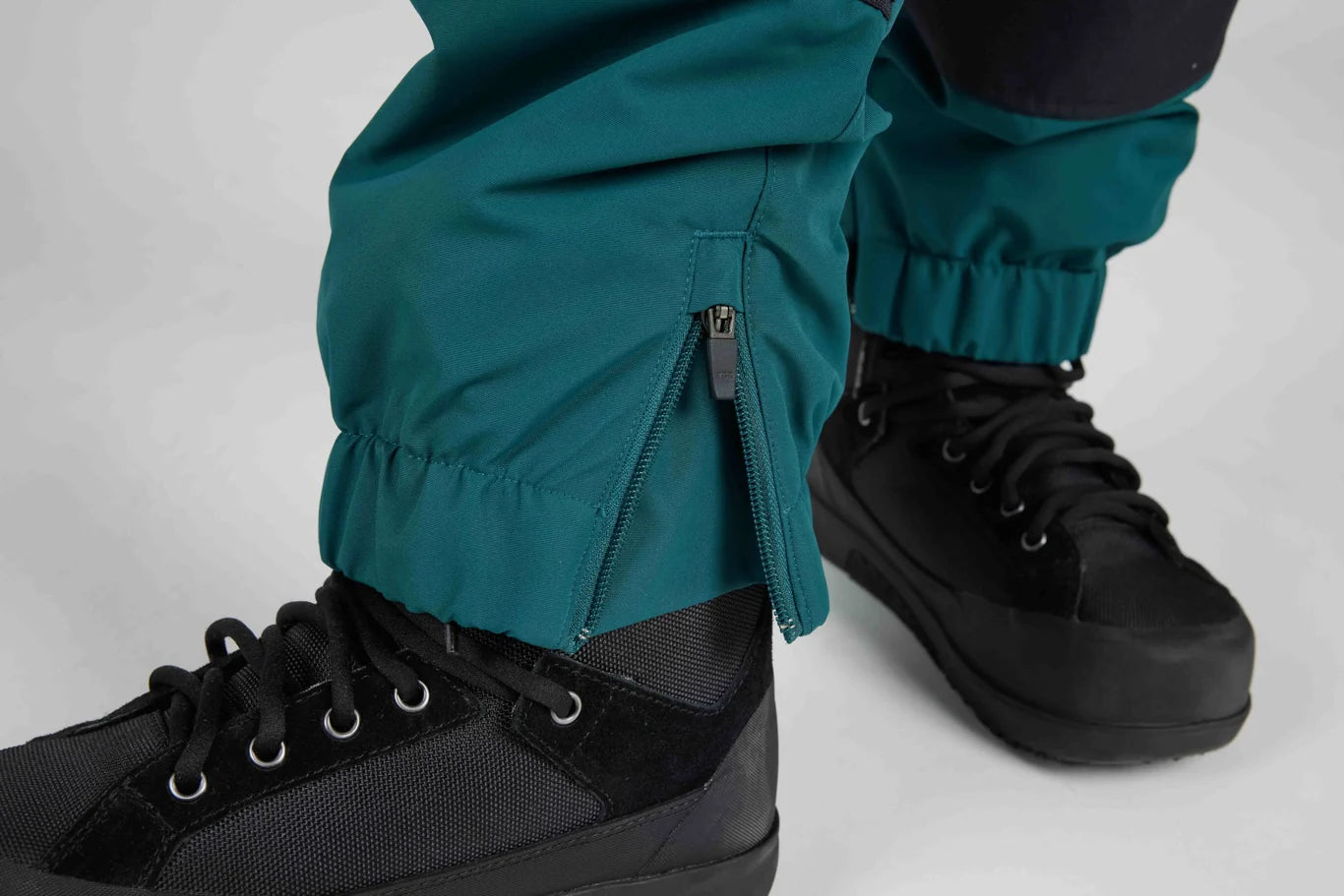 Airblaster Youth Boss Pant Vintage black Snowboard Pants 2026