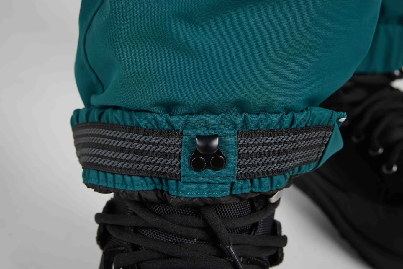 Airblaster Youth Boss Pant Vintage black Snowboard Pants 2026